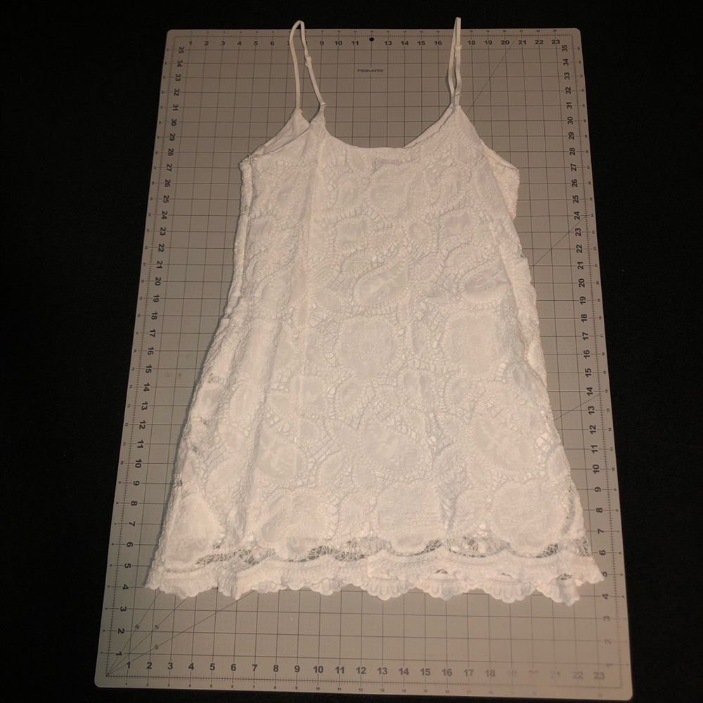 And Now This. Pattern Top. Size Large. White Color. - Picture 10 of 10